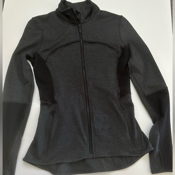 Lululemon Heathered Black Mesh Is
More Jacket size 6 - Picture 3 of 9